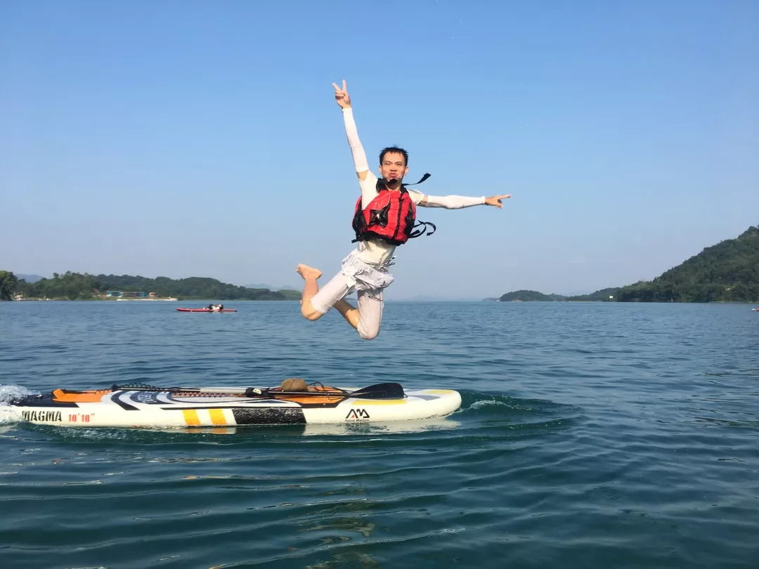 1536565298614967.jpg 跳.jpg