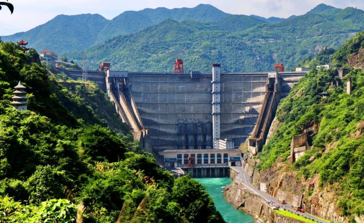 1615880930783642.jpg 东江大坝.jpg