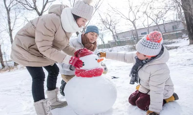 1730085820462387.jpg 堆雪人.jpg